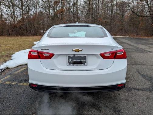 Summit White 2023 Chevrolet Malibu LT