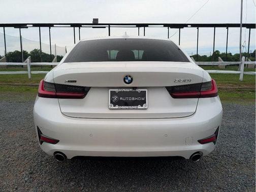 Mineral White Metallic 2022 BMW 330 i xDrive