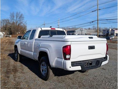 2022 Toyota Tacoma SR