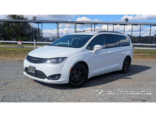 2018 Chrysler Pacifica Touring-L