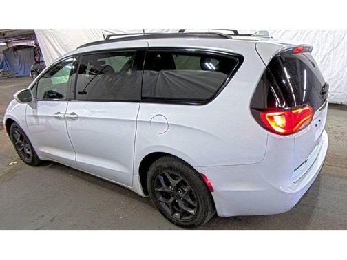 2018 Chrysler Pacifica Touring-L