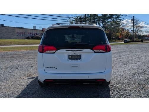 2018 Chrysler Pacifica Touring-L