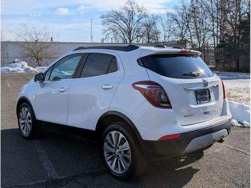 Summit White 2018 Buick Encore Preferred