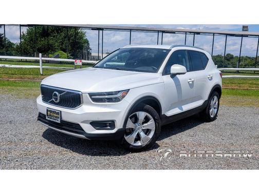 2021 Volvo XC40 T5 Momentum