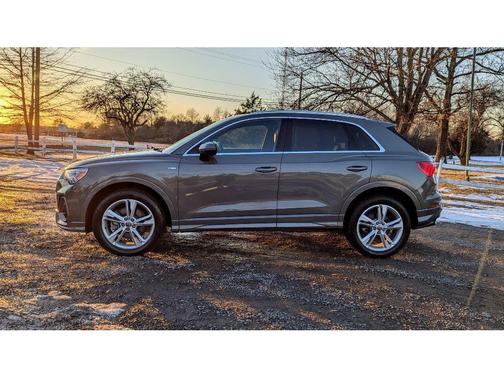 2019 Audi Q3 2.0T S line Premium Plus
