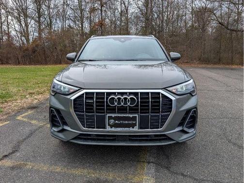 Chronos Gray Metallic 2021 Audi Q3 45 S line Premium