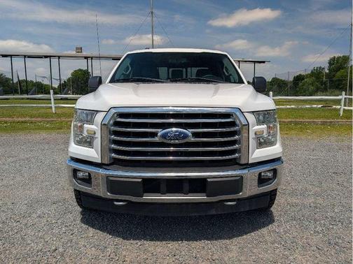 Oxford White 2017 Ford F-150 XLT