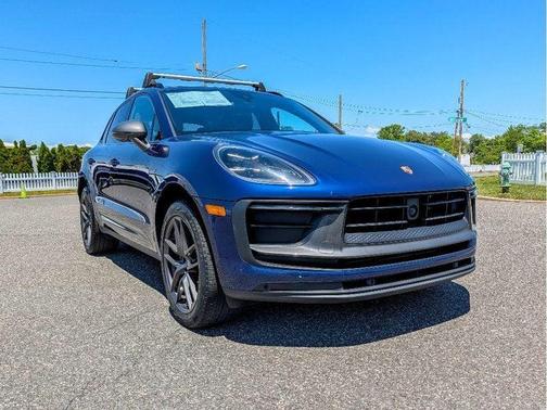 Gentian Blue Metallic 2023 Porsche Macan T