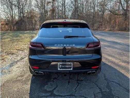 Jet Black Metallic 2018 Porsche Macan Turbo