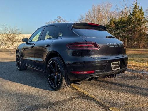 Jet Black Metallic 2018 Porsche Macan Turbo