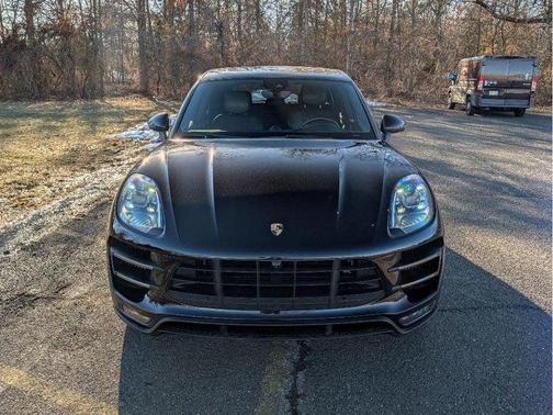 Jet Black Metallic 2018 Porsche Macan Turbo