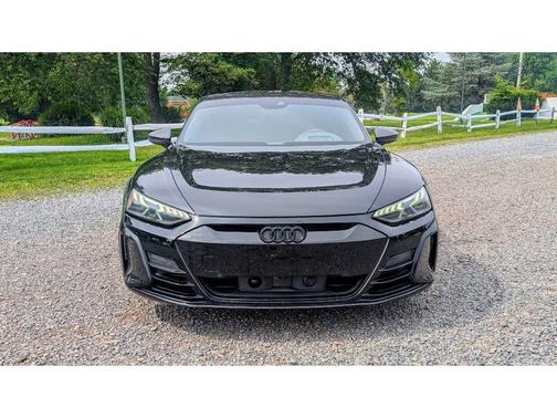 2022 Audi RS e-tron GT Base