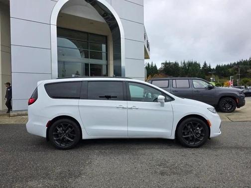 2021 Chrysler Pacifica Touring L AWD