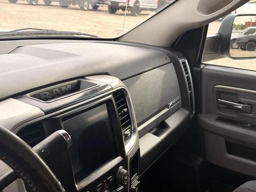 Bright White Clearcoat 2018 RAM 2500 Big Horn Crew Cab 4x4 8' Box