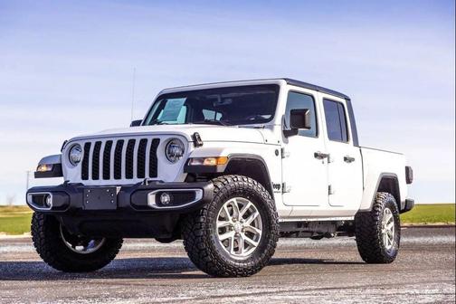 Bright White Clearcoat 2023 Jeep Gladiator Sport S