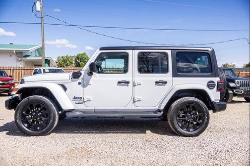Bright White Clearcoat 2023 Jeep Wrangler 4xe Sahara