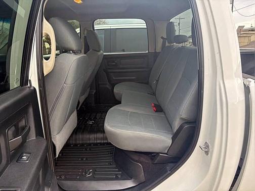 2018 RAM 2500 Tradesman Crew Cab 4x4 8' Box