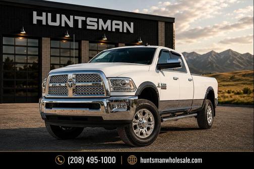 Bright White Clearcoat 2017 RAM 2500 Laramie Crew Cab 4x4 8' Box