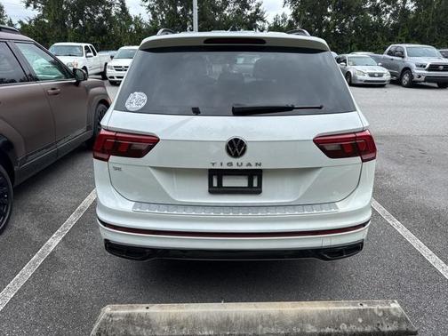 2022 Volkswagen Tiguan 2.0T SE R-Line Black