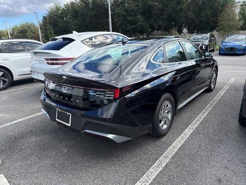 2025 Hyundai SONATA SE