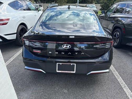 2025 Hyundai SONATA SE