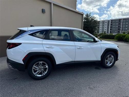 2025 Hyundai TUCSON SE