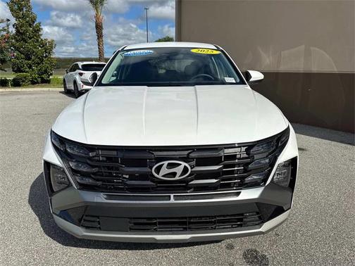 2025 Hyundai TUCSON SE