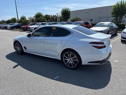 Uyuni White 2026 Genesis G70 2.5T Prestige