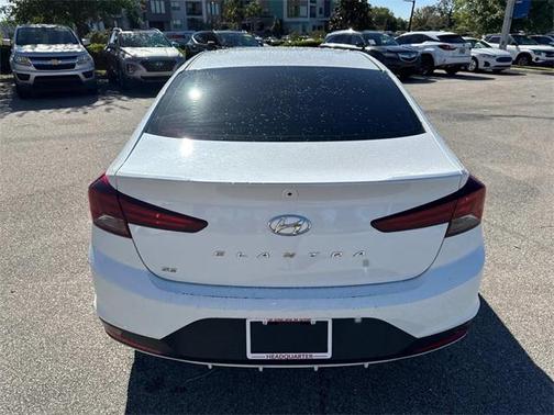 2020 Hyundai ELANTRA SE
