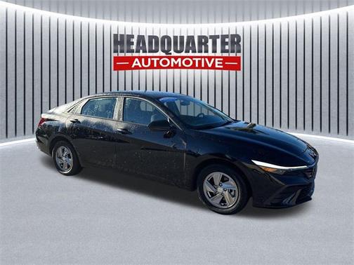 2024 Hyundai ELANTRA SE