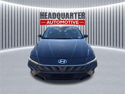 2024 Hyundai ELANTRA SE