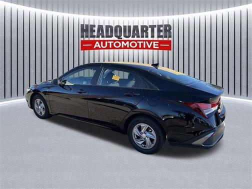 2024 Hyundai ELANTRA SE