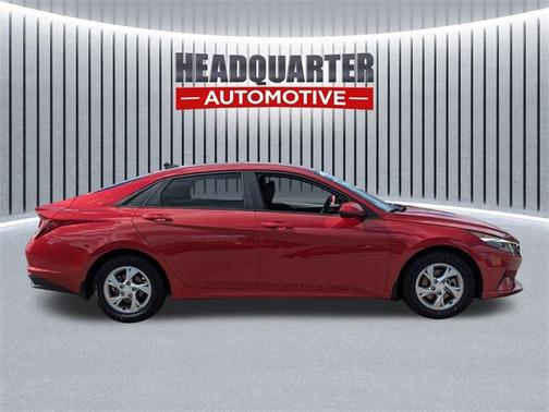 2022 Hyundai ELANTRA SE