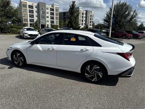 2025 Hyundai ELANTRA HEV SEL Sport