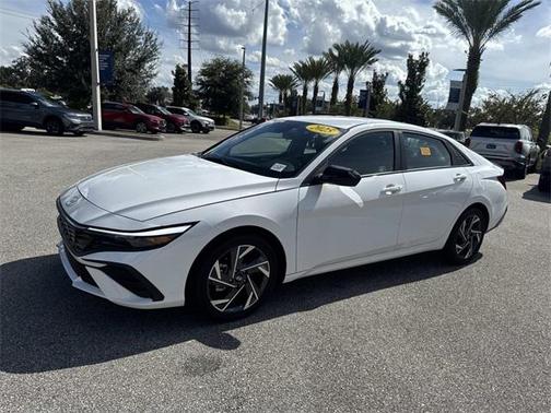 2025 Hyundai ELANTRA HEV SEL Sport