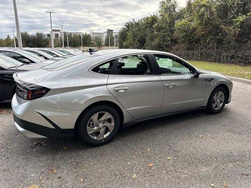 2026 Hyundai SONATA SE