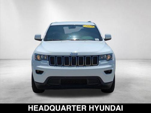Bright White Clearcoat 2019 Jeep Grand Cherokee Laredo