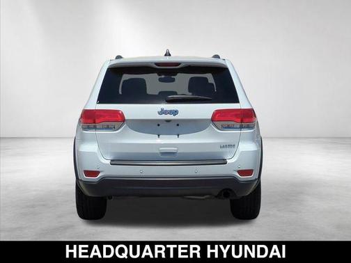 Bright White Clearcoat 2019 Jeep Grand Cherokee Laredo