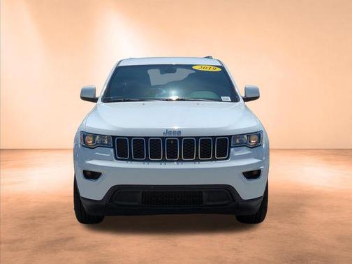 Bright White Clearcoat 2019 Jeep Grand Cherokee Laredo