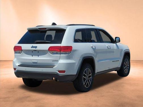Bright White Clearcoat 2019 Jeep Grand Cherokee Laredo
