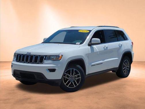 Bright White Clearcoat 2019 Jeep Grand Cherokee Laredo