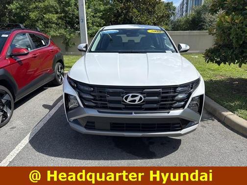 2025 Hyundai TUCSON SE