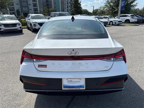 2024 Hyundai ELANTRA Limited