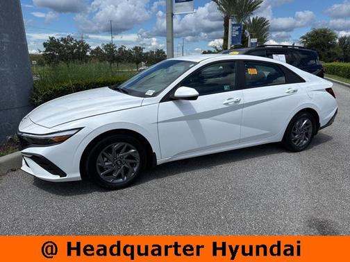 2024 Hyundai ELANTRA SEL