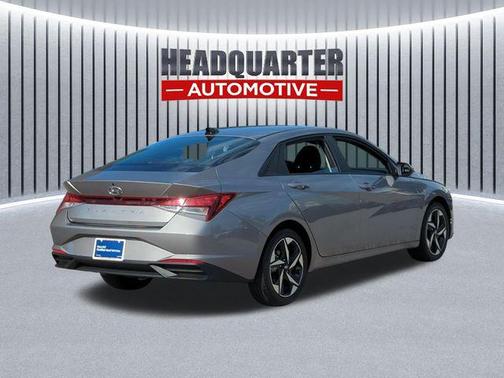 Fluid Metal 2023 Hyundai ELANTRA SEL