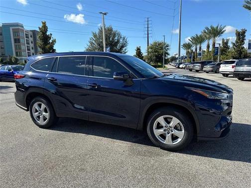 2022 Toyota Highlander L