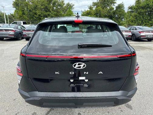 2025 Hyundai KONA SE