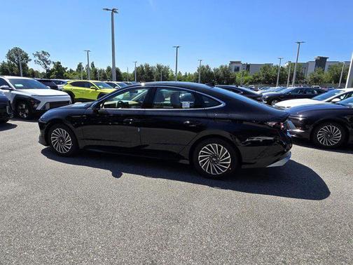 2025 Hyundai SONATA Hybrid Limited