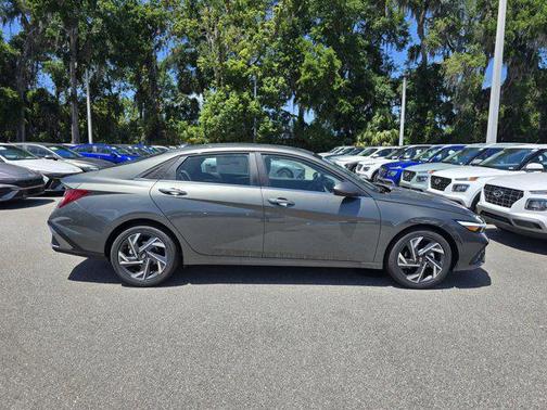 2025 Hyundai ELANTRA SEL