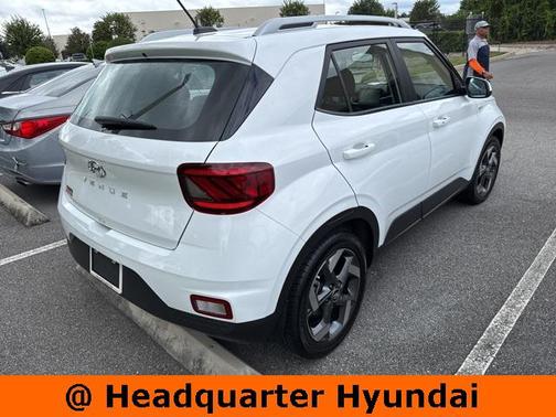 2025 Hyundai VENUE SEL